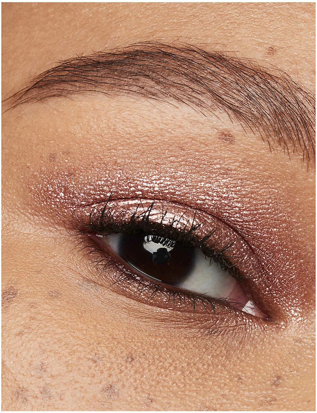 MAC Dazzleshadow Liquid Eyeshadow 4.6ml Every Day Is Sunshine 6 MAC Dazzleshadow Liquid Eyeshadow 4.6ml Every Day Is Sunshine - Image 4